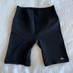 Alo ribbed biker shorts